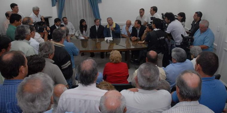 Los productores llevaron su reclamo a la Legislatura. Foto: Prensa Legislatura