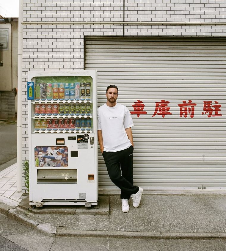 Minimalismo, armonía y propósito, los pilares de su nueva marca. Minimalismo, armonía y propósito, los pilares de su nueva marca.