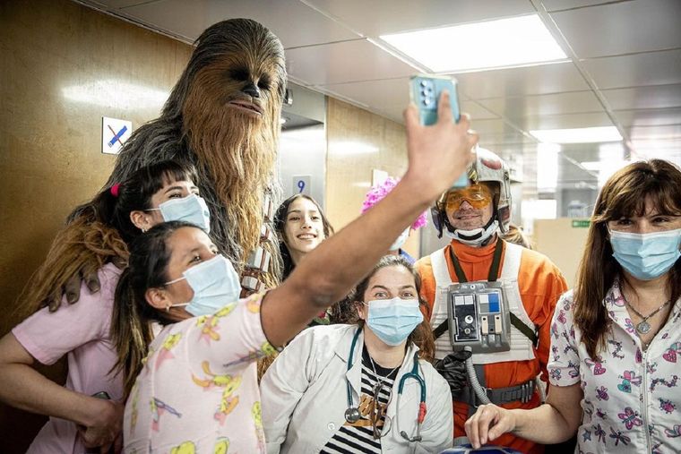 El traje de Rodrigo está aprobado por Disney y Lucasfilm Foto: Instagram @chewbaccaargentina