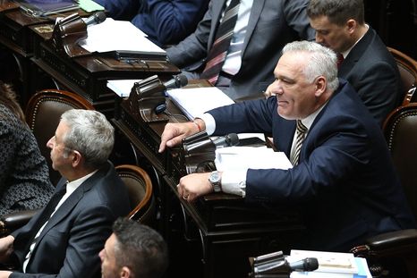 Diputados de Democracia para Siempre, el GEN, Encuentro Federal, Coalición Cívica, Frente de Izquierda, Innovación Federal y Unión por la Patria buscan realizar dos sesiones en agosto. Diputados de Democracia para Siempre, el GEN, Encuentro Federal, Coalición Cívica, Frente de Izquierda, Innovación Federal y Unión por la Patria buscan realizar dos sesiones en agosto.