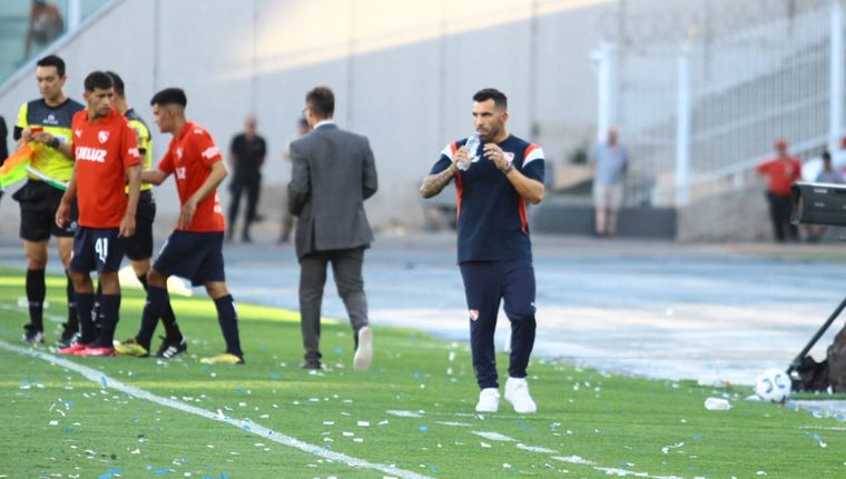 El DT se refirió al cachetazo recibido en Córdoba. Foto: Independiente