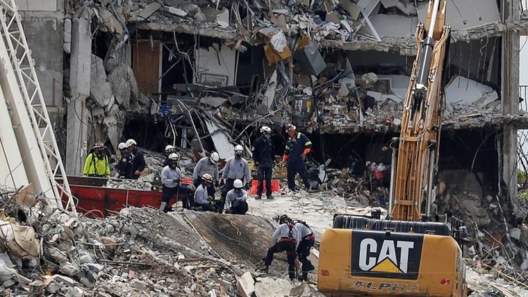 En el derrumbe ascendieron a 22 las víctimas fatales