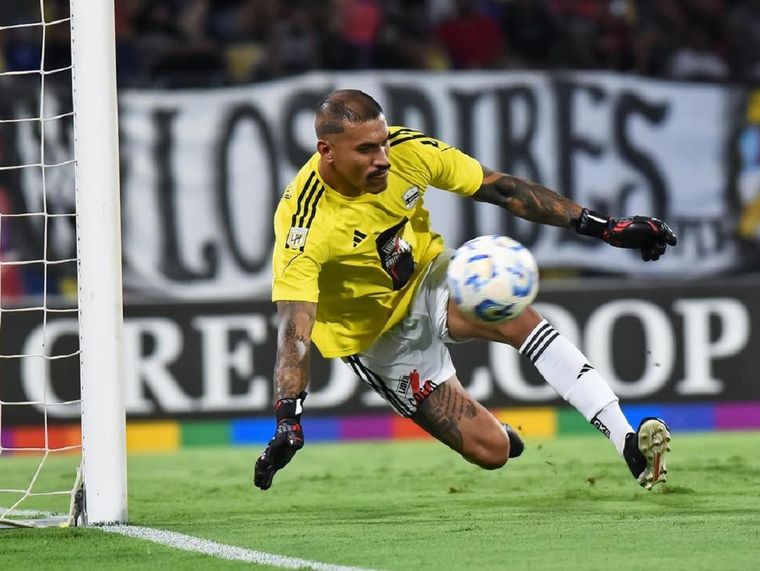 La dirigencia apunta a un arquero con regularidad y protagonismo en la última temporada.