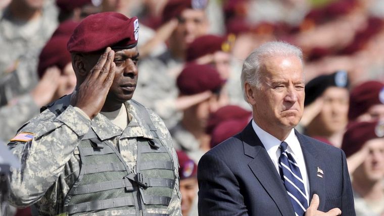 Lloyd Austin y Joe Biden. Foto: EFE
