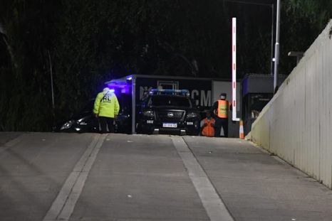 Operativo en el Malvinas por la muerte de un inspector de la AFA. Operativo en el Malvinas por la muerte de un inspector de la AFA.