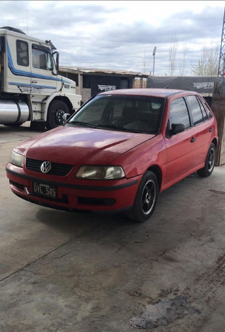 El auto fue robado de una esquina muy concurrida.