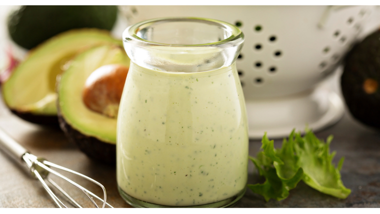 La receta puede adaptarse usando yogur griego para una textura más espesa. La receta puede adaptarse usando yogur griego para una textura más espesa.