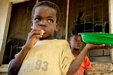 África, golpeada por la desnutrición infantil. Foto: UCTNews.