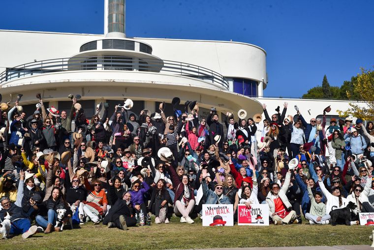 La segunda edición del World Hat Walk en Mendoza superó todas las expectativas. La segunda edición del World Hat Walk en Mendoza superó todas las expectativas.
