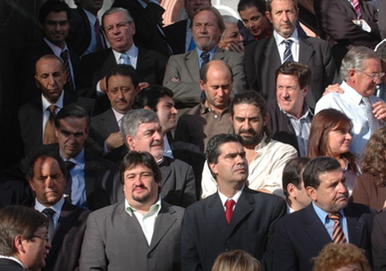 Jaque, Mazzón (arriba del gobernador) y Cobos. Todos por Cristina. Foto: NA