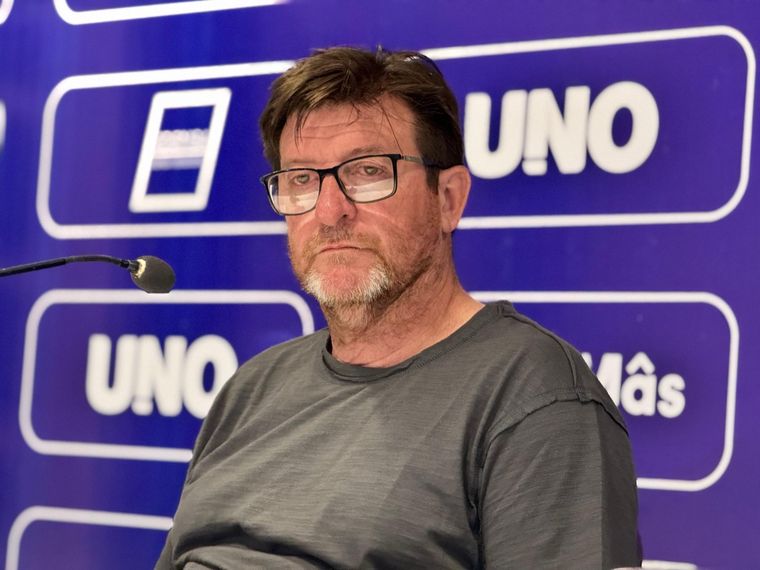 Berti se vio obligado a meter mano en el equipo. Foto: Prensa CSIR