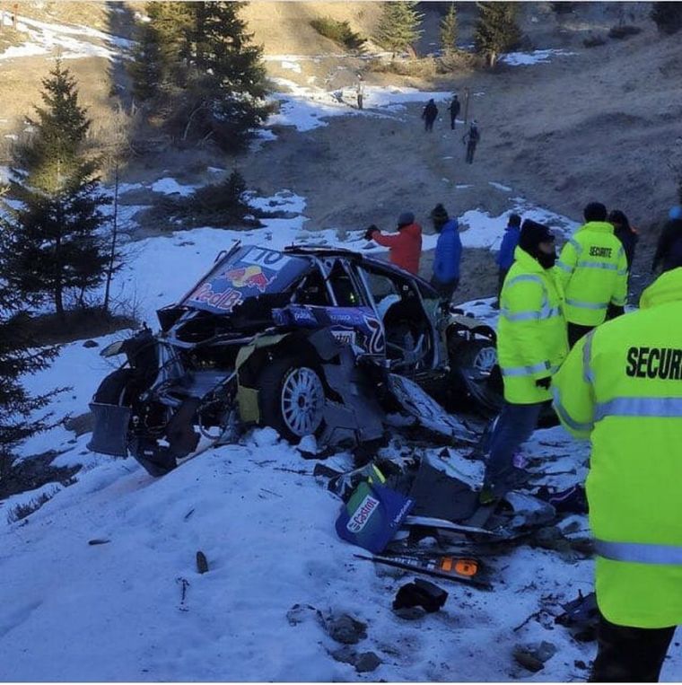 El piloto y su copiloto resultaron ilesos.