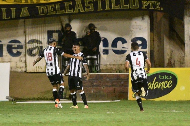 El Lobo ganó un duro partido y es puntero. Foto: Prensa Mitre