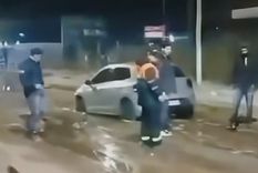 Autos enterrados en Guaymallén.&nbsp;