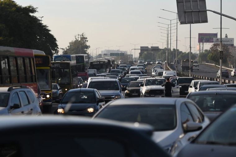 Colapso en el ingreso a la Ciudad de Mendoza Foto: Rodrigo DAngelo / MDZ