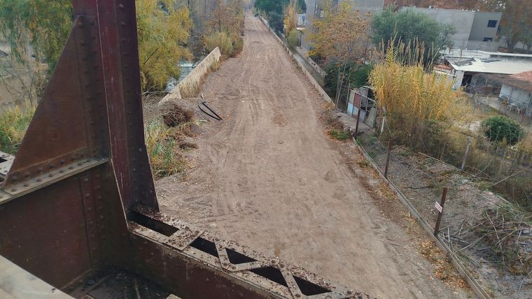 Desde el puente hacia el norte, el Metrotranvía tiene el camino despejado. Foto Ulises Naranjo Desde el puente hacia el norte, el Metrotranvía tiene el camino despejado. Foto Ulises Naranjo