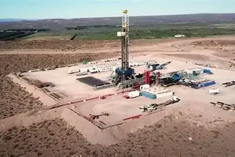 El debate sobre el petróleo no se resuelve con anuncios ni fotos de inversiones. El debate sobre el petróleo no se resuelve con anuncios ni fotos de inversiones.