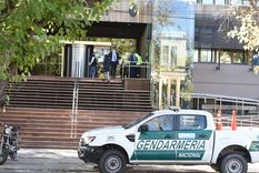 Una de las postales de la semana: el allanamiento de la oficina del juez federal Bento Foto: Alf Ponce