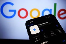 Google incorporó al filósofo Henry Shevlin a DeepMind para trabajar sobre conciencia artificial y ética.