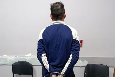 El hombre fue detenido en Maipú tras intentar escaparse de la policía. El hombre fue detenido en Maipú tras intentar escaparse de la policía.