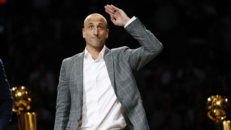 Manu vuelve a San Antonio.