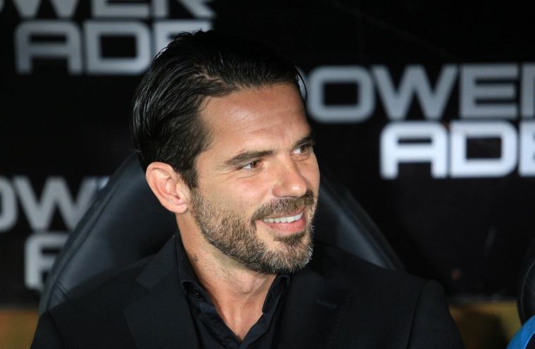 Racing puede incorporar un jugador por la lesión de Mauricio Martínez: ¿llega un excompañero de Gago?