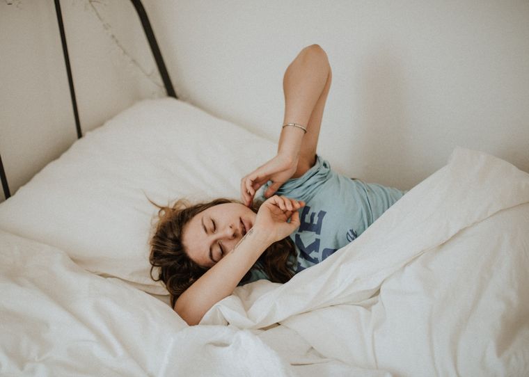 Debes descansar, mejorar tu sueño Buey, esto será clave para ti.  Puedes darte un baño, luego cenar y así descansar mejor. Foto: Unsplash