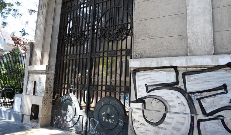 Hoy la casa de calle Lavalle permanece cerrada al público. Hoy la casa de calle Lavalle permanece cerrada al público.