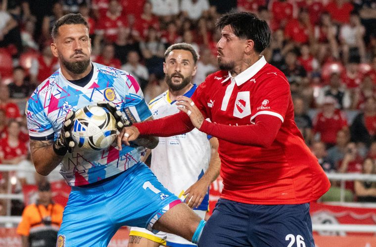 Kevin Lomónaco pudo haber jugado su último partido en Independiente en la victoria 1-0 ante Rosario Central.