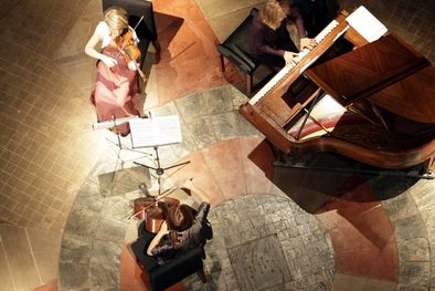 MDZol | La conjunción de luces, sombras, música y belleza arquitectónica dejó atónitos a los presentes. Foto: Gentileza