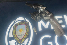 El arma que ocultaba el niño. Foto: Ministerio de Seguridad.