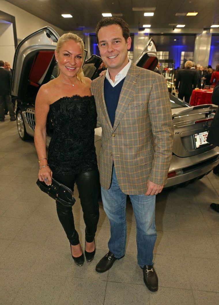 Moreno logró el éxito a través de una cadena de concesionarios de autos.