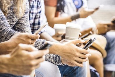 MDZol | La propuesta australiana ha levantado cuestionamientos sobre si la prohibición es la mejor estrategia para abordar los desafíos que plantea el uso de la tecnología por parte de los menores. Foto: Archivo MDZ