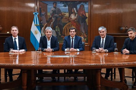 Carlos Sadir se reunió con Luis Caputo y Diego Santilli
