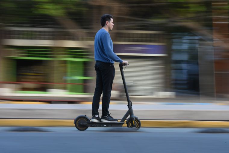 El uso del monopatín aumentó un 15% en los últimos dos meses Foto: Maximiliano Ríos/MDZ