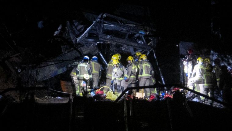 El accidente más grave se produjo en Barcelona, donde se confirmó la muerte de uno de los maquinistas.