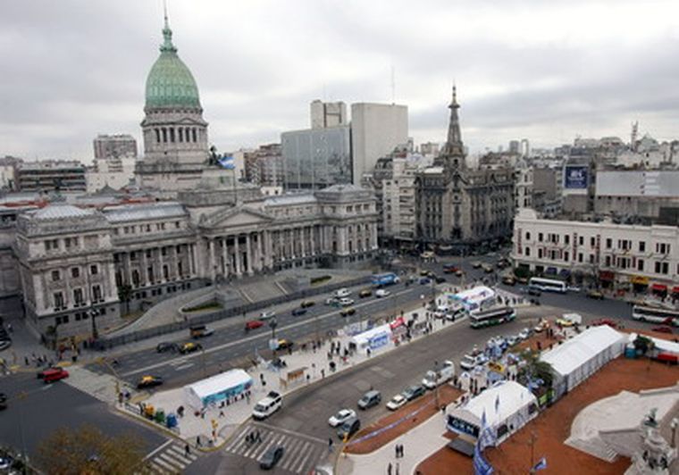 Las carpas están frente al Congreso. Foto: NA