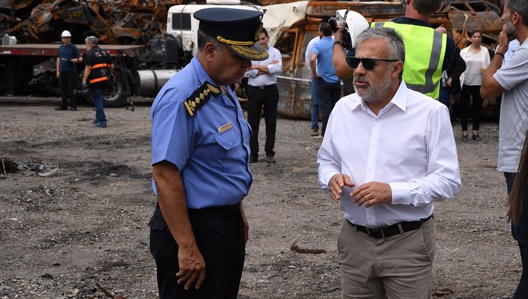 El jefe de la Policía de Mendoza, Marcelo Calipo, y el gobernador Alfredo Cornejo. Foto: ALF PONCE MERCADO / MDZ