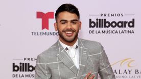Carlos Adyan anu anunció que se casa con su novio Carlos Quintanilla.
