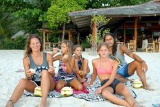 Didi Taihuttu y su familia disfrutan de la jugada. Foto: Semana.