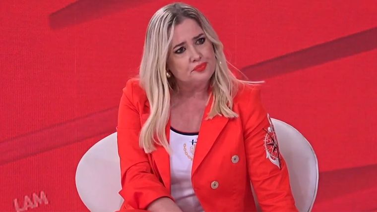 Pilar Smith la pasó muy mal cuando trabajó con Viale. En ese entonces, la comunicadora se encontraba embarazada de Simón, su primer hijo. Pilar Smith la pasó muy mal cuando trabajó con Viale. En ese entonces, la comunicadora se encontraba embarazada de Simón, su primer hijo.