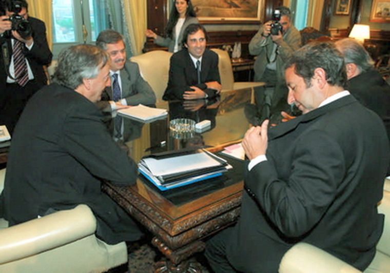 Néstor Kirchner y Julio Cobos, en época de buena relación. Foto: telam