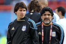 Lionel Messi y Diego Maradona en la Selección argentina. Lionel Messi y Diego Maradona en la Selección argentina.