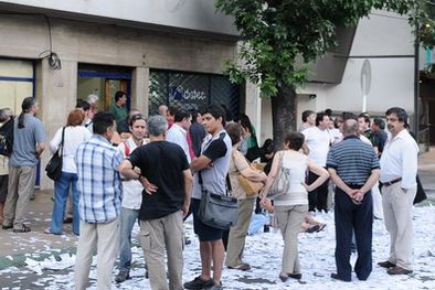 MDZol | Trabajadores de la CTA esperando los resultados de las elecciones. Foto: Alf Ponce/MDZ