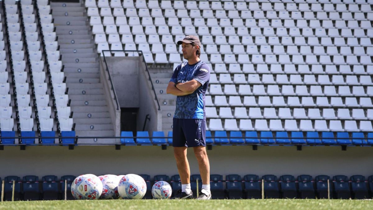 La advertencia sobre Boca de Daniel Garnero, DT de la Universidad Católica: “Si está bien, la podés pasar mal”