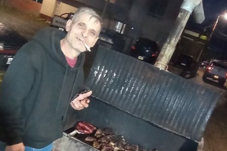 Los restos de Aníbal Cepeda, un jubilado de 72 años que se encontraba desaparecido desde el 20 de abril, fueron encontrados en Río Gallegos. Ahora se dictó la prisión preventiva contra Félix Marcelo Curtti. Los restos de Aníbal Cepeda, un jubilado de 72 años que se encontraba desaparecido desde el 20 de abril, fueron encontrados en Río Gallegos. Ahora se dictó la prisión preventiva contra Félix Marcelo Curtti.