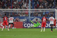 Carneiro convierte el descuento de penal. Foto: FotoBaires Carneiro convierte el descuento de penal. Foto: FotoBaires