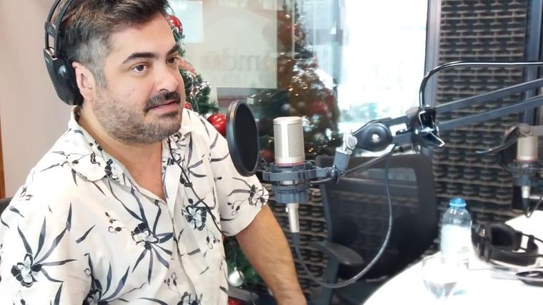 Felipe Navia, el bajista de Juanes, pasó por el estudio de MDZ Radio.