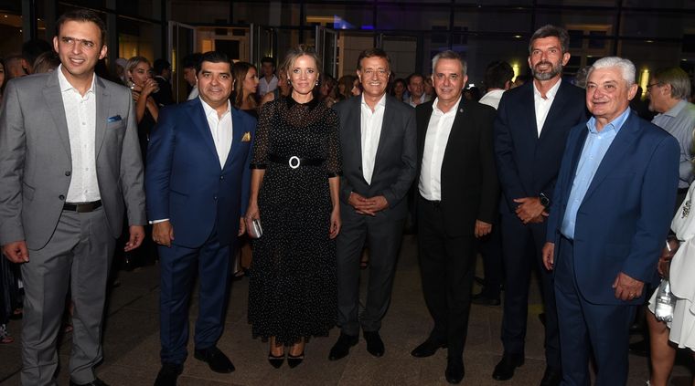 La gente de Sancor y Miguel Ángel Bermejo recibieron al gobernador Rodolfo Suarez y su esposa, y al intendente de Capital Ulpiano Suarez.