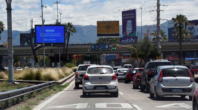 El Nudo vial será intervenido durante la noche. Foto: ALF PONCE MERCADO / MDZ
